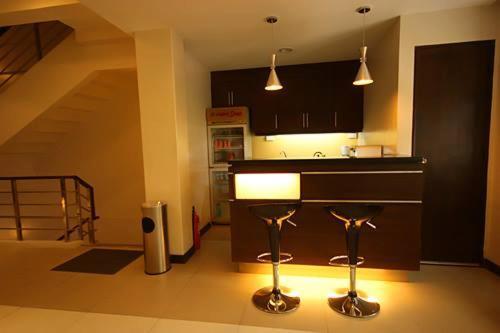 Olongapo Travel Lodge Extérieur photo